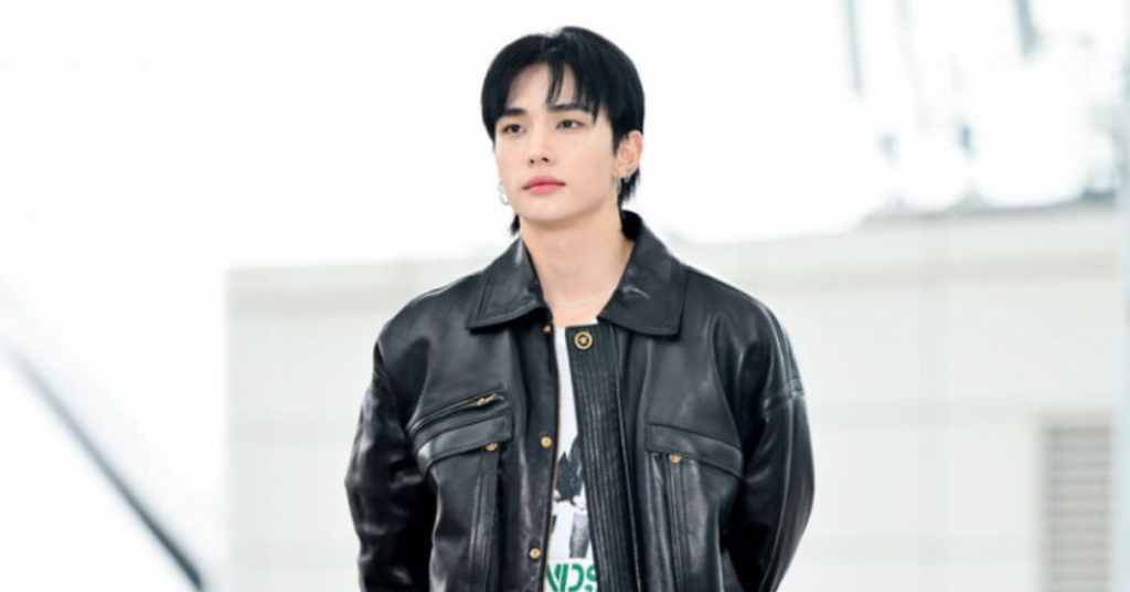 Hyunjin Shines at Versace SS26: Dario Vitale’s Debut and the Birth of a New Era